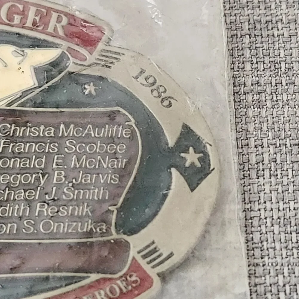Vtg Commemorative Space Shuttle Challenger Belt Buckle Made In The U.S.A. # 2349